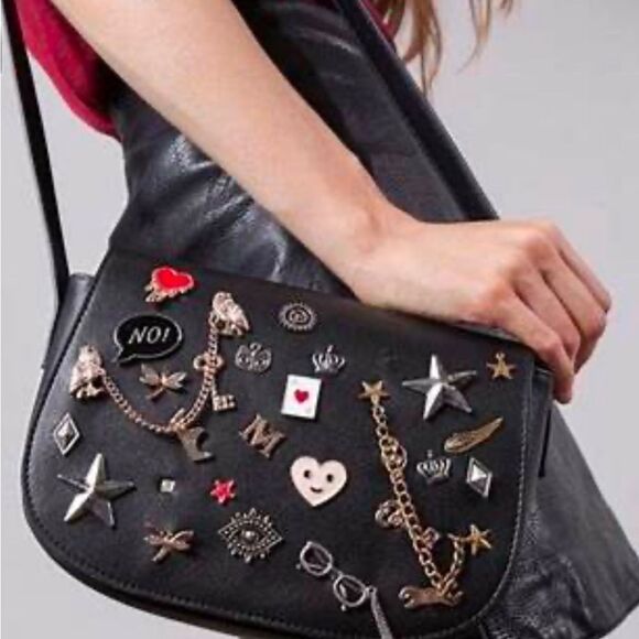 Mamsellev 1970’s Gold Double Heart Brooch Signed 
Vintage Gold Leaf Brooch - Picture 9 of 10